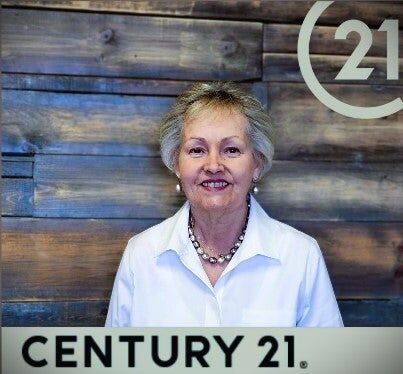 Dianne Osgood, Associate Real Estate Broker in Howell, Affiliated