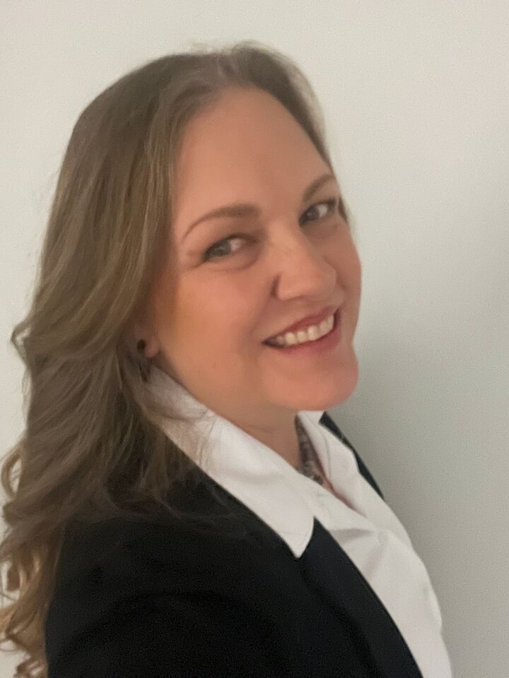 Teresa Jackson, Real Estate Salesperson in Las Vegas, Americana