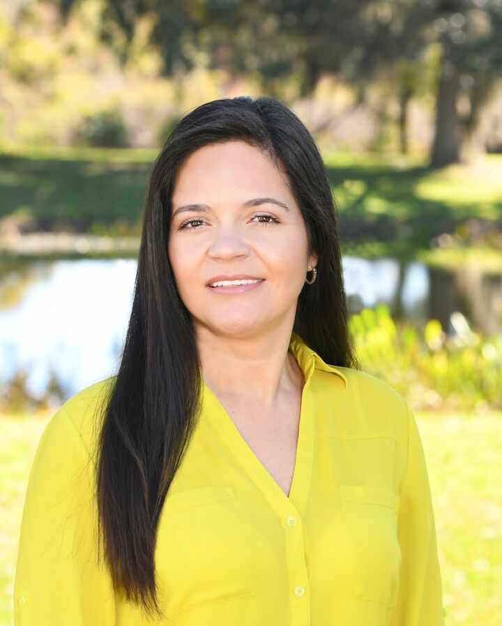 Cintia Maggs, Real Estate Salesperson in Sarasota, RoseBay