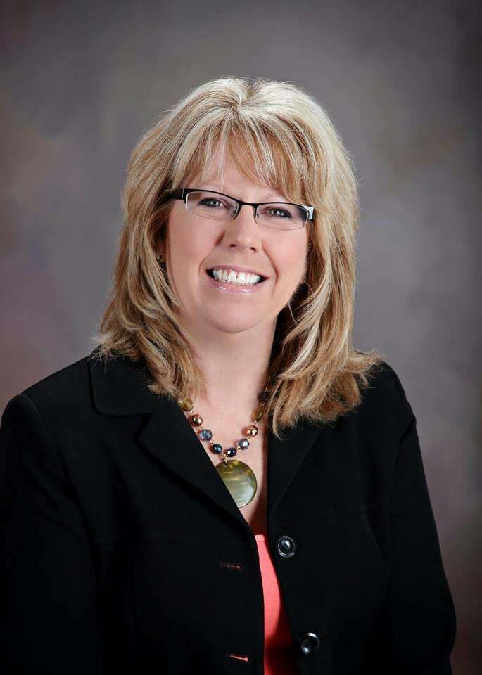 Julie Worstenholm, Real Estate Salesperson in Chesaning, Signature Realty