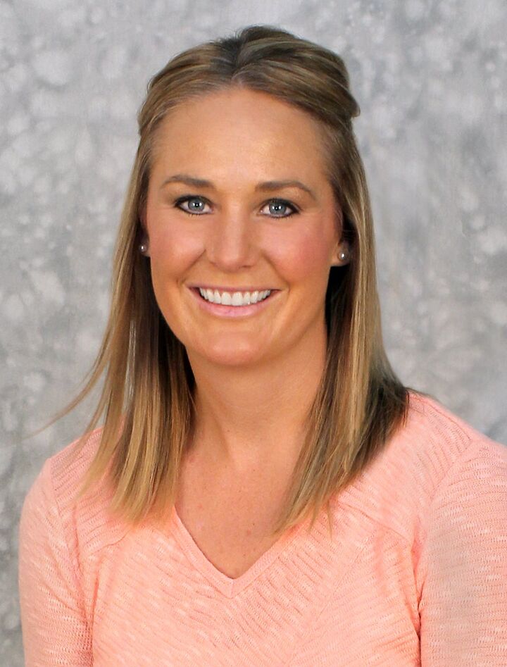 Deanna Lopez, Real Estate Salesperson in Hollister, Masters