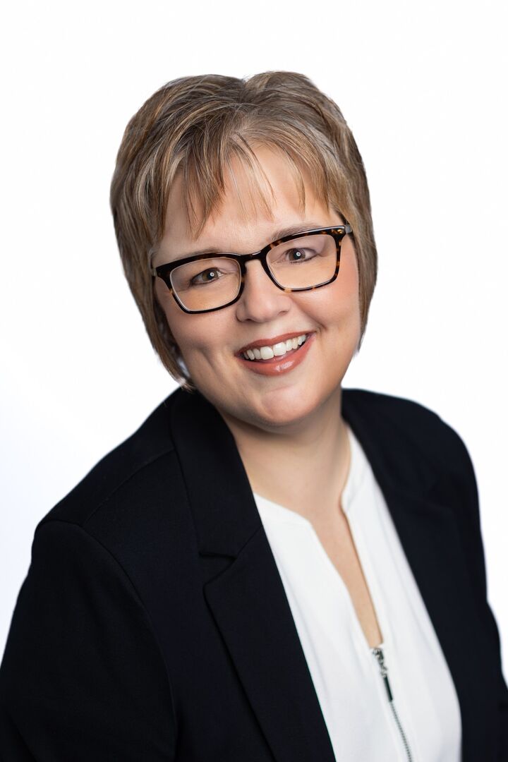 Deanna Ness, Real Estate Salesperson in Minot, Morrison Realty
