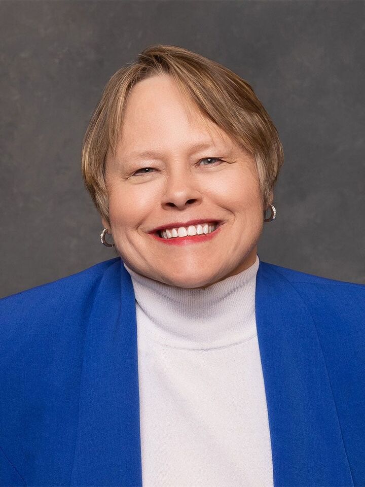 Andra Anteau, Real Estate Salesperson in Ann Arbor, Affiliated