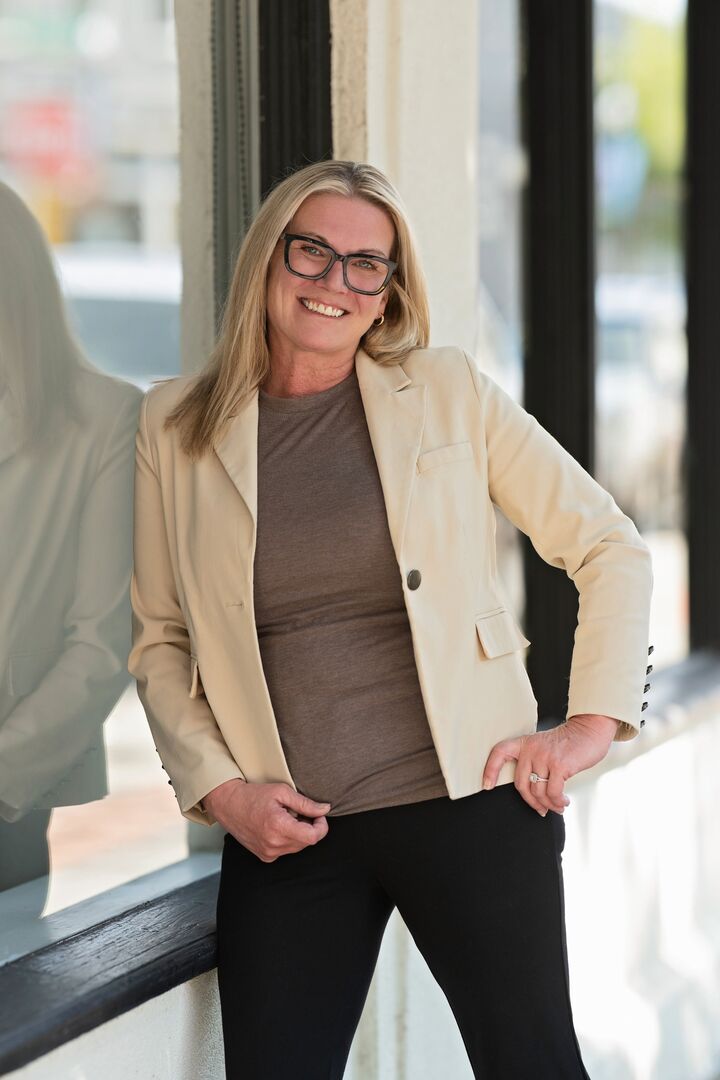 Jenn Molloy, Real Estate Broker in Medford, Professional Group
