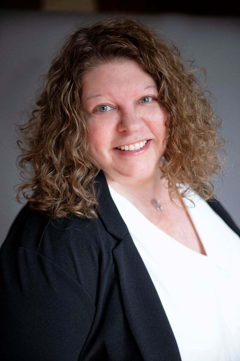 Kristine McFellin, Real Estate Salesperson in Portage, Affiliated
