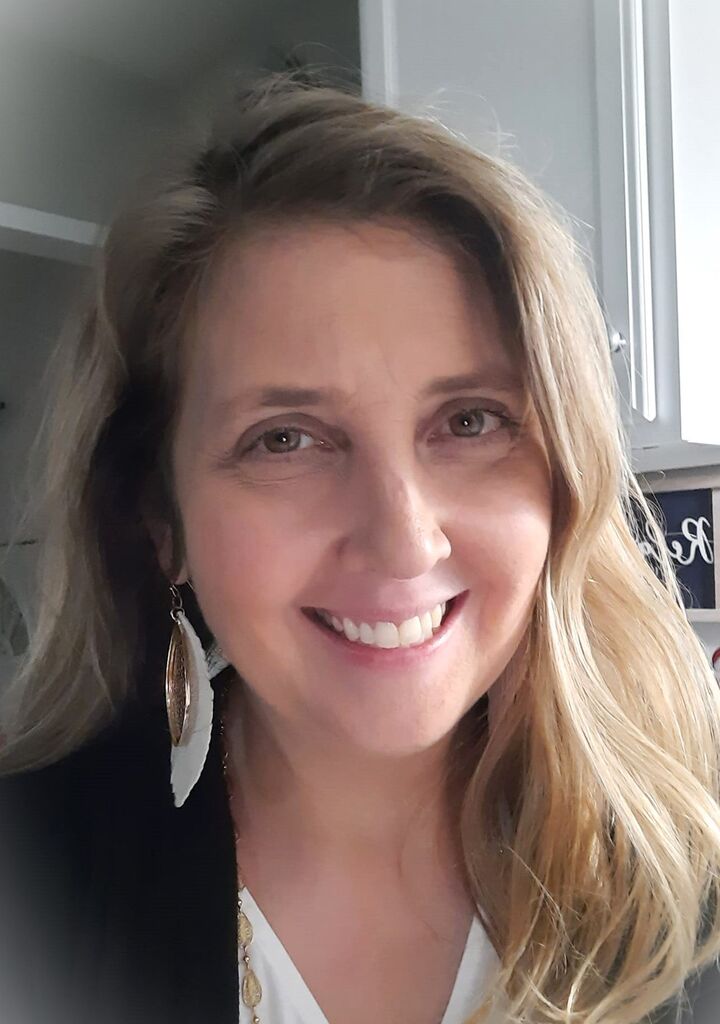 Juliet Couch, Real Estate Salesperson in Livonia, Professionals