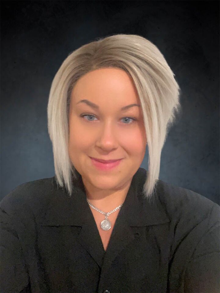Kelly Kuczewski, Real Estate Salesperson in Lansing, Affiliated