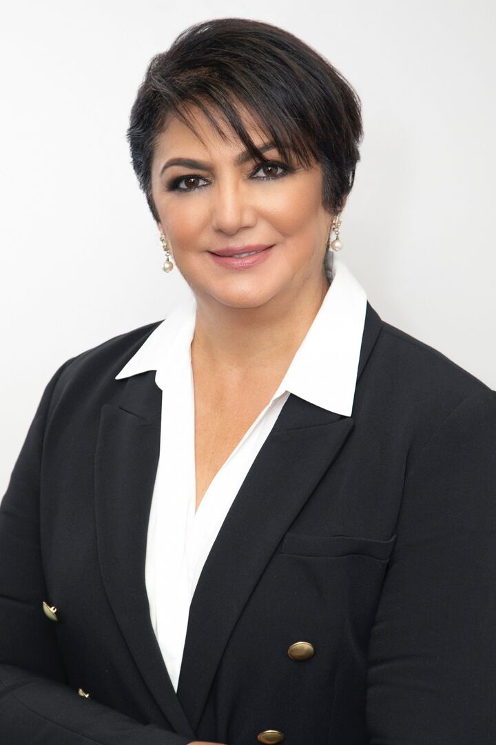 Angela Julfayan, Real Estate Salesperson in Glendale, Hallmark Realty