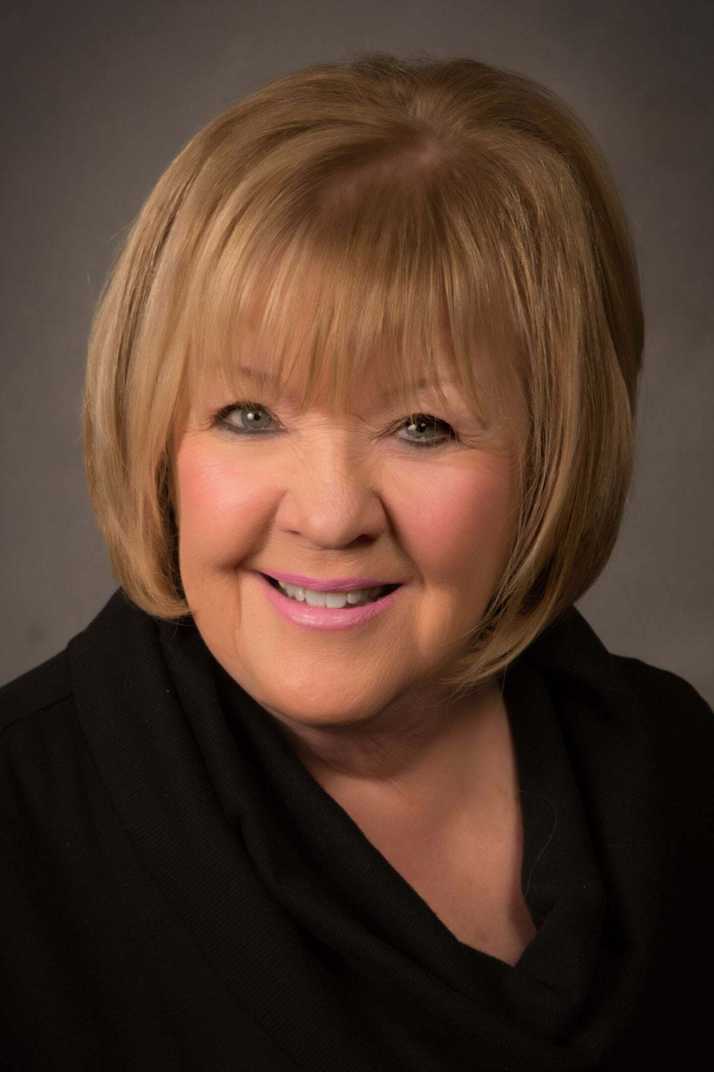 Kay Rinke, Real Estate Salesperson in Grosse Pointe Farms, Professionals