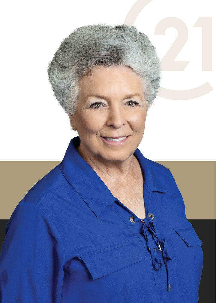 Lola Toups,  in Lake Charles, Bessette Flavin