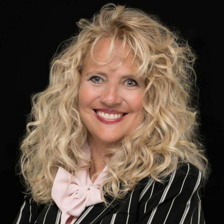 Vanessa MacDonald, Real Estate Salesperson in Grand Blanc, Signature Realty