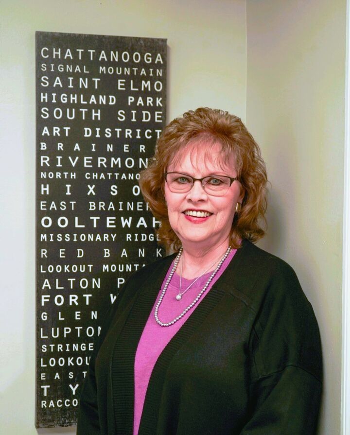 Jeannie Schmid, Real Estate Salesperson in Chattanooga, Pryor Realty, Inc.