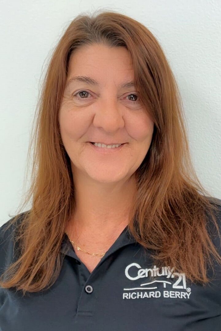 Charlene Miller, Associate Real Estate Broker in Harvey, Richard Berry & Associates, Inc.