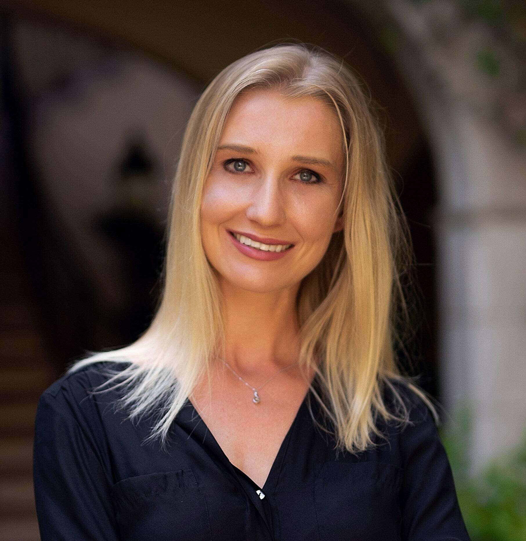 Iryna Iniguez-Snehirova, Real Estate Salesperson in San Diego, West