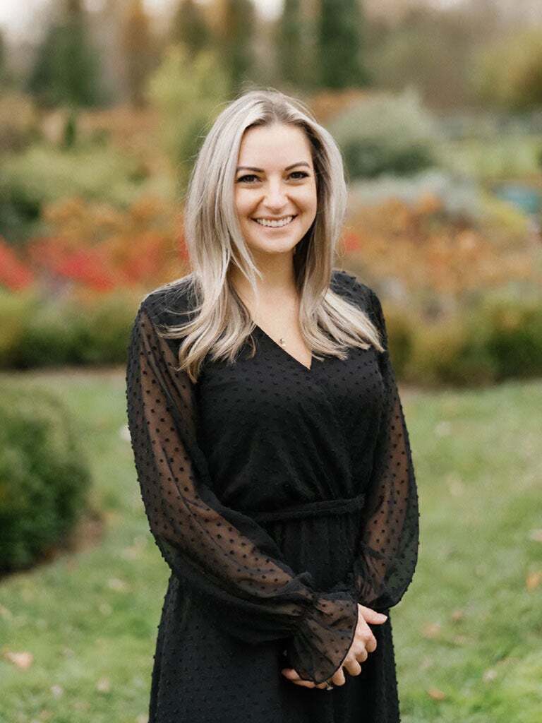 Genia Beckman, Real Estate Salesperson in Lansing, Affiliated