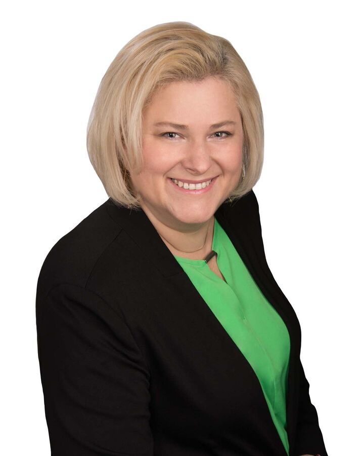 Ioana Constantin, Real Estate Broker in Issaquah, Macy & Co.