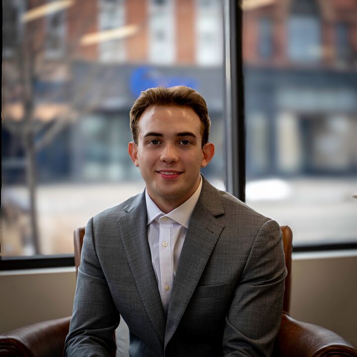 Emmett Powers,  in Fenton, Professionals