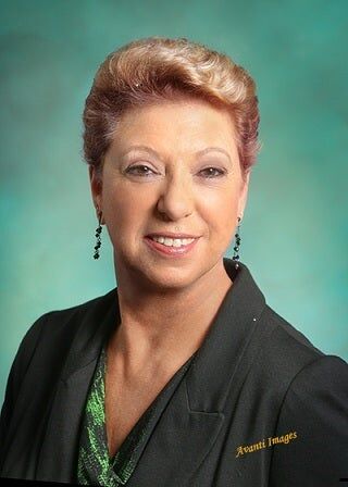 Laura Thomas, Real Estate Salesperson in Long Beach, Masters
