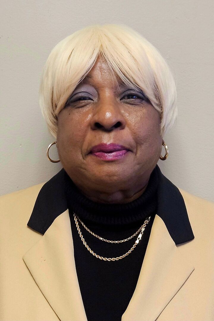 Linda Bullock, Real Estate Salesperson in Harvey, Richard Berry & Associates, Inc.