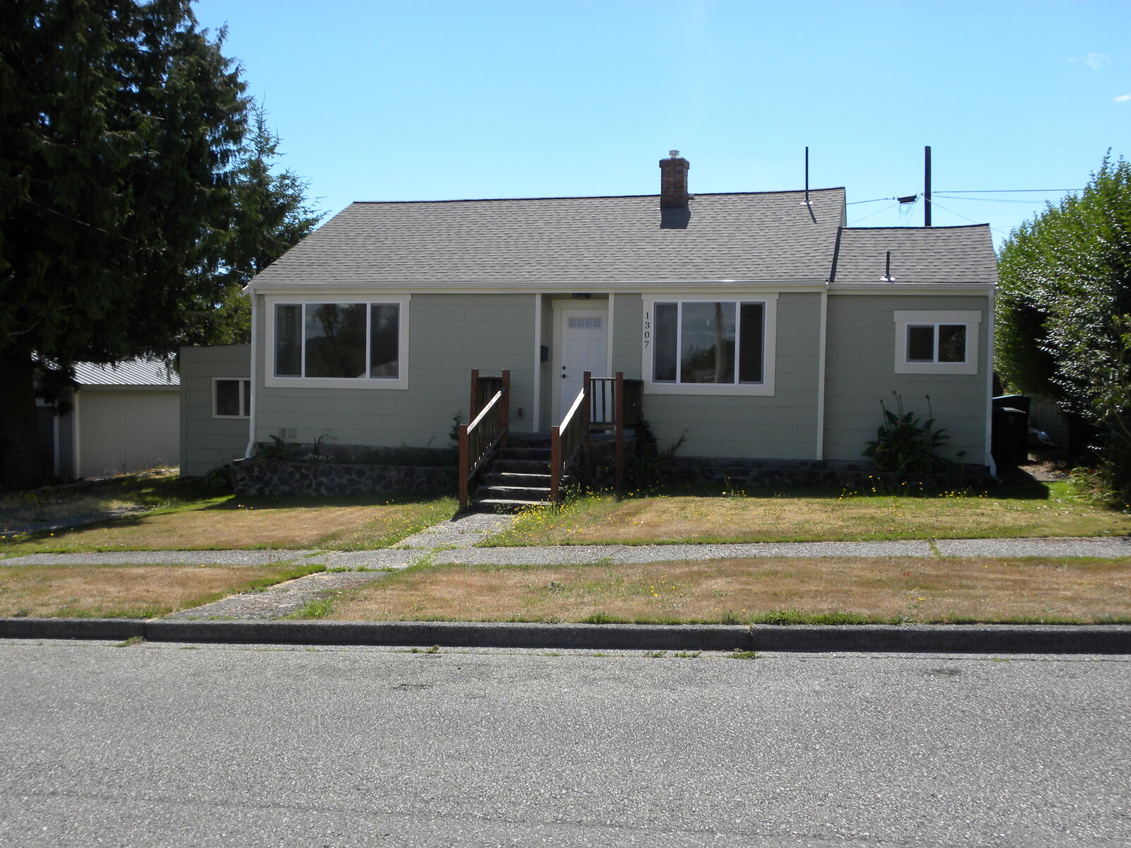Property Photo: 1307 17th St WA 98221