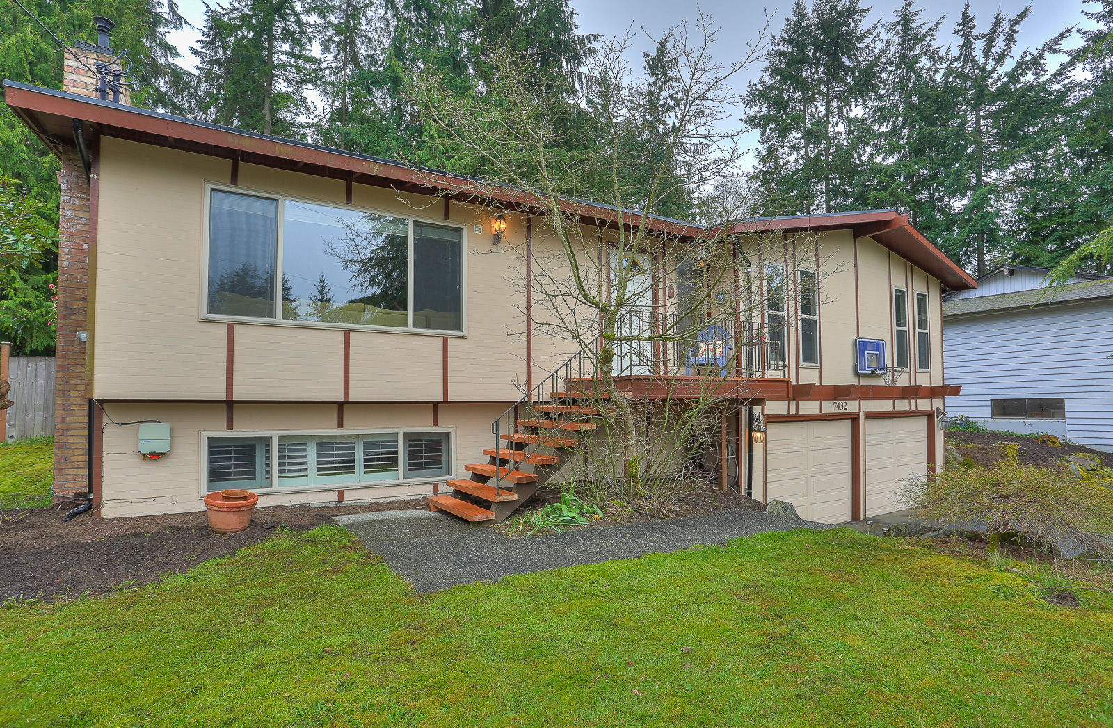Property Photo: Perrinville Home 7432 181st Place SW WA 98026