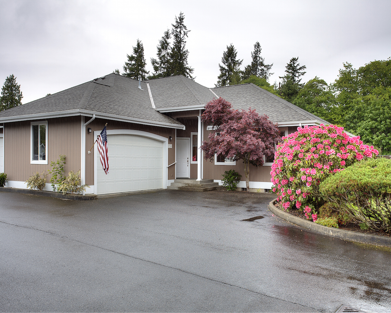 Property Photo:  704 Stevens St  WA 98388 