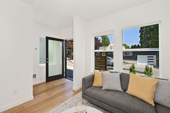 Property Photo: Entry 4532 C 36th Avenue W WA 98199