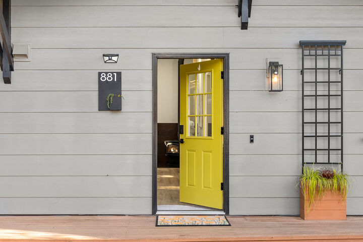 Property Photo: 881 Park Ave NE 881  Park Avenue NE  WA 98110 