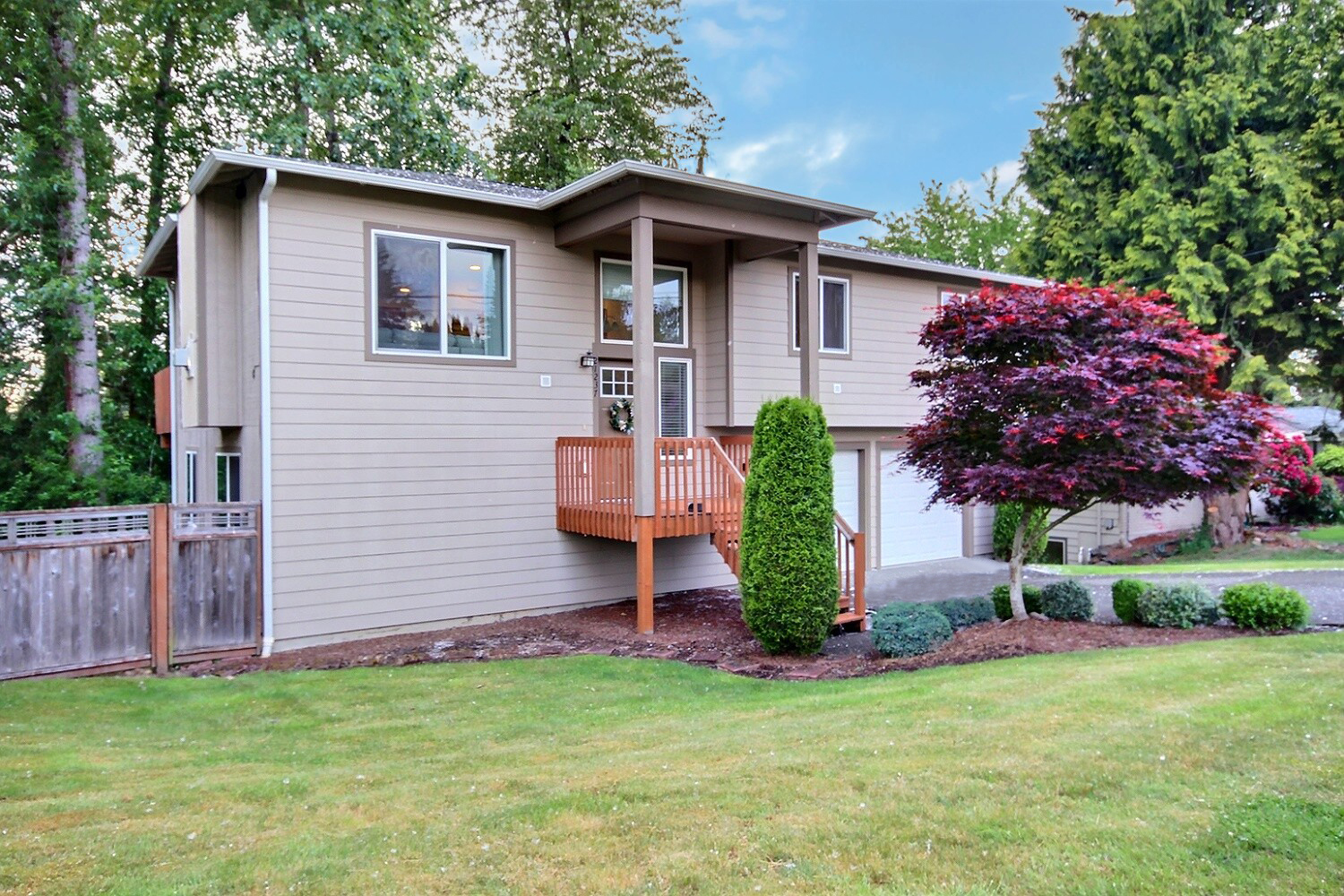 Property Photo:  21237 SE 213th St  WA 98031 