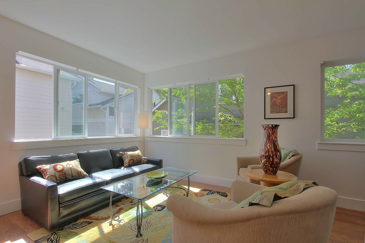 Property Photo: Highland park townhome 9446 15th Ave SW  WA 98106 