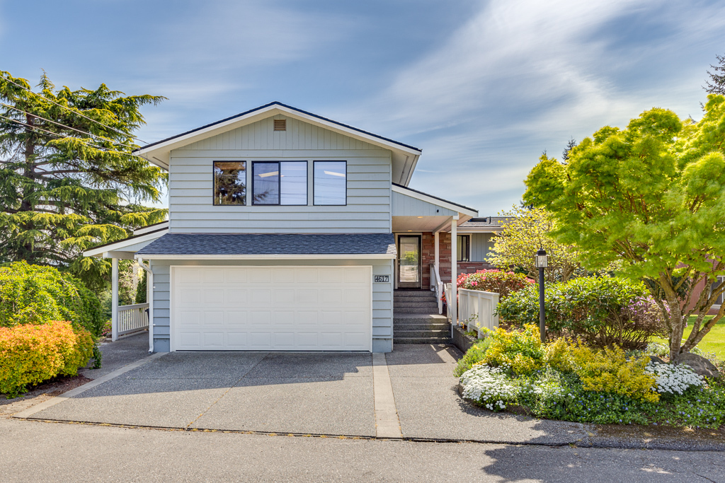 Property Photo: 4617 Silvertip Lane WA 98203