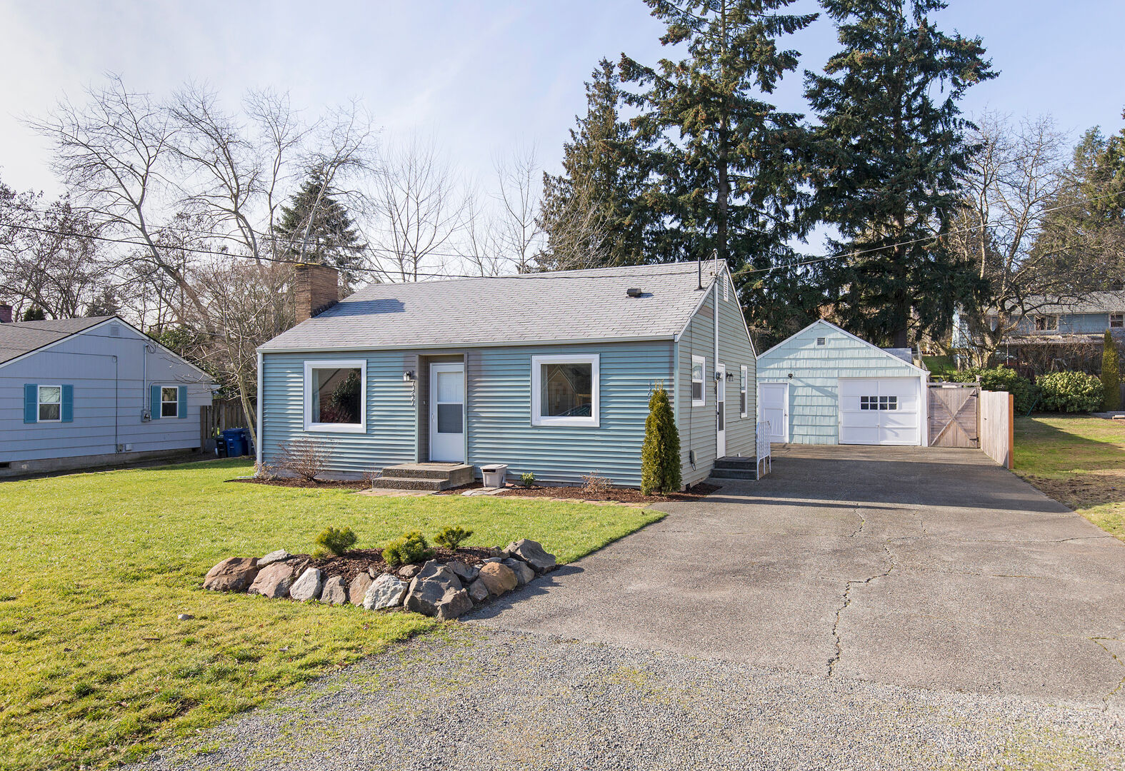 Property Photo:  13641 2nd Ave S  WA 98168 