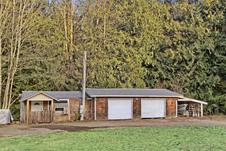 Property Photo:  21036 Lake Sixteen Rd  WA 98274 