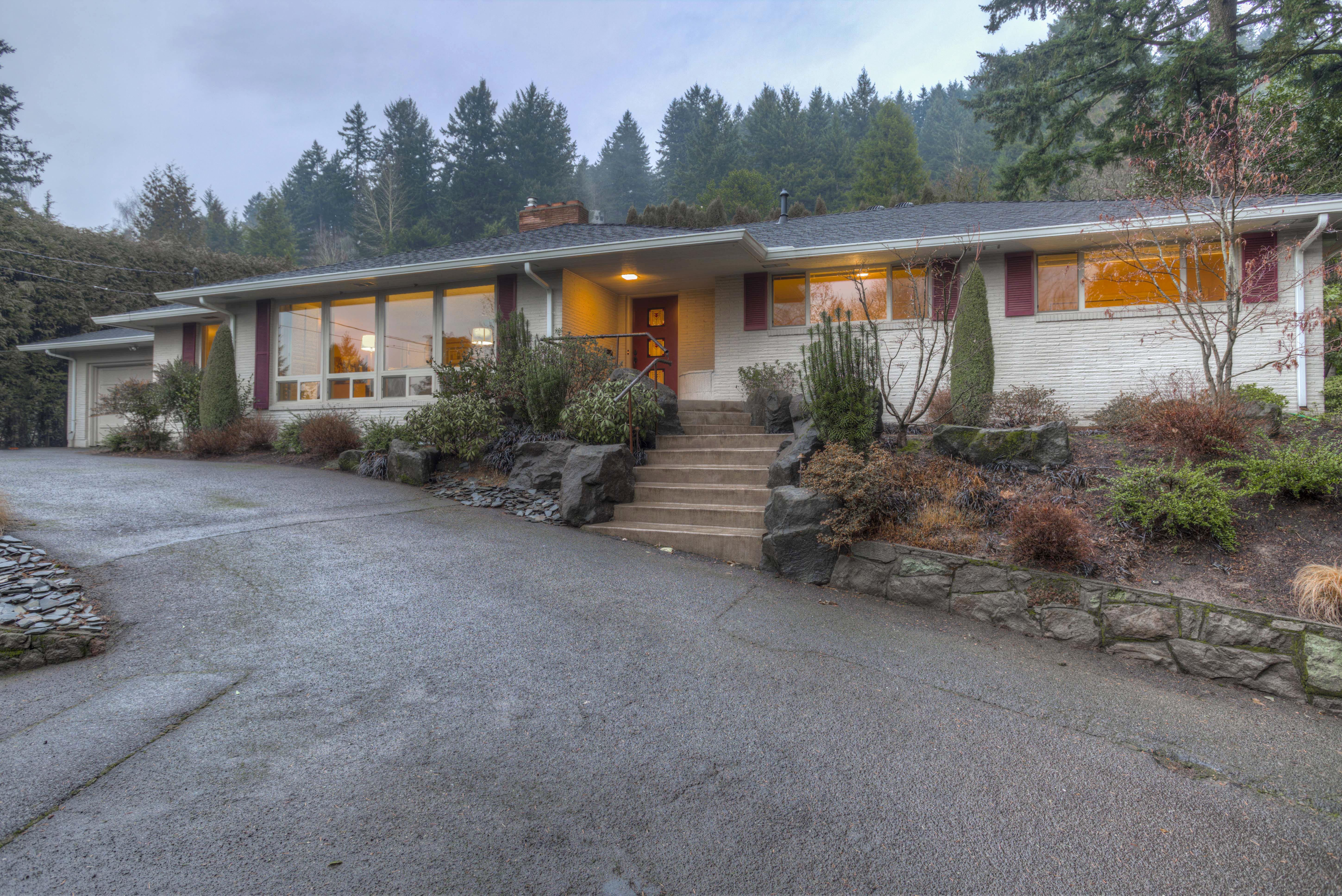 Property Photo:  4866 SW 19th Dr  OR 97239 