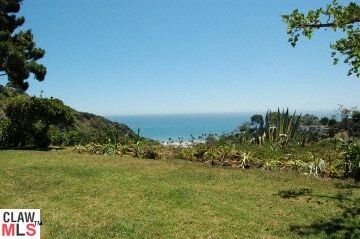521 Radcliffe Ave  Pacific Palisades CA 90272 photo