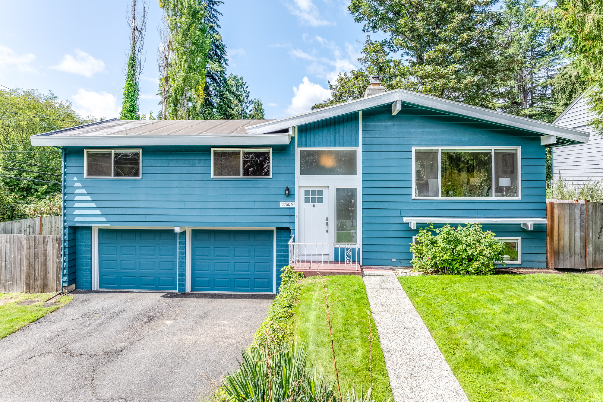 Property Photo:  11605 106th Avenue NE  WA 98034 