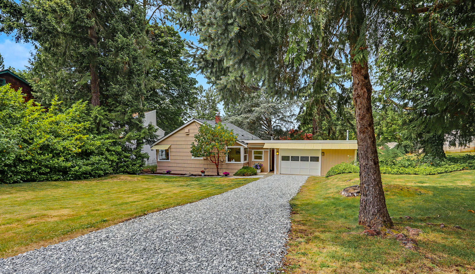 Property Photo:  8011 SE 57th Street  WA 98040 