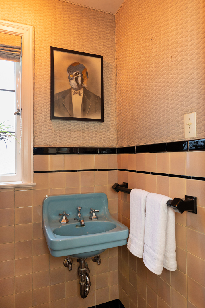 Property Photo: Powder Room 1648 E Interlaken Blvd  WA 98112 