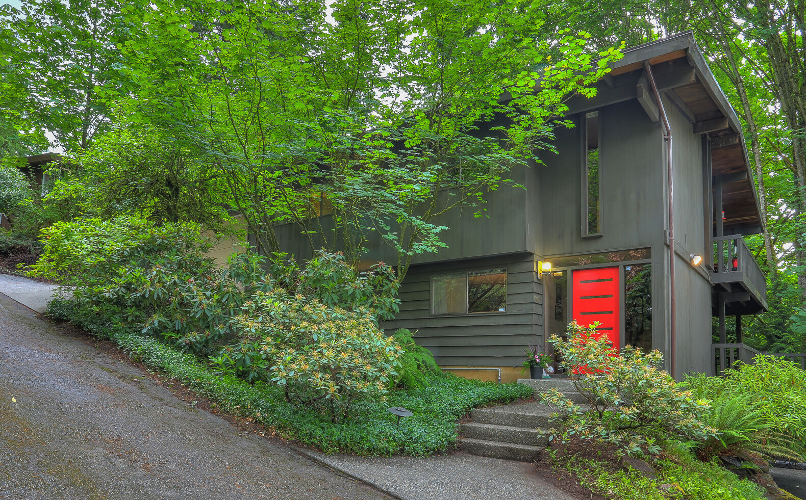 Property Photo: 19607 NE 40th Place 19607 40th Place NE  WA 98155 