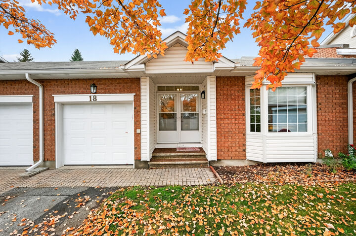 Photo de la propriété: 18 Oyster Bay Court 47 ON K2S 1H3