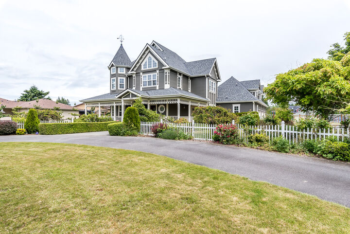 Property Photo:  11285 Whistle Lake Rd  WA 98221 