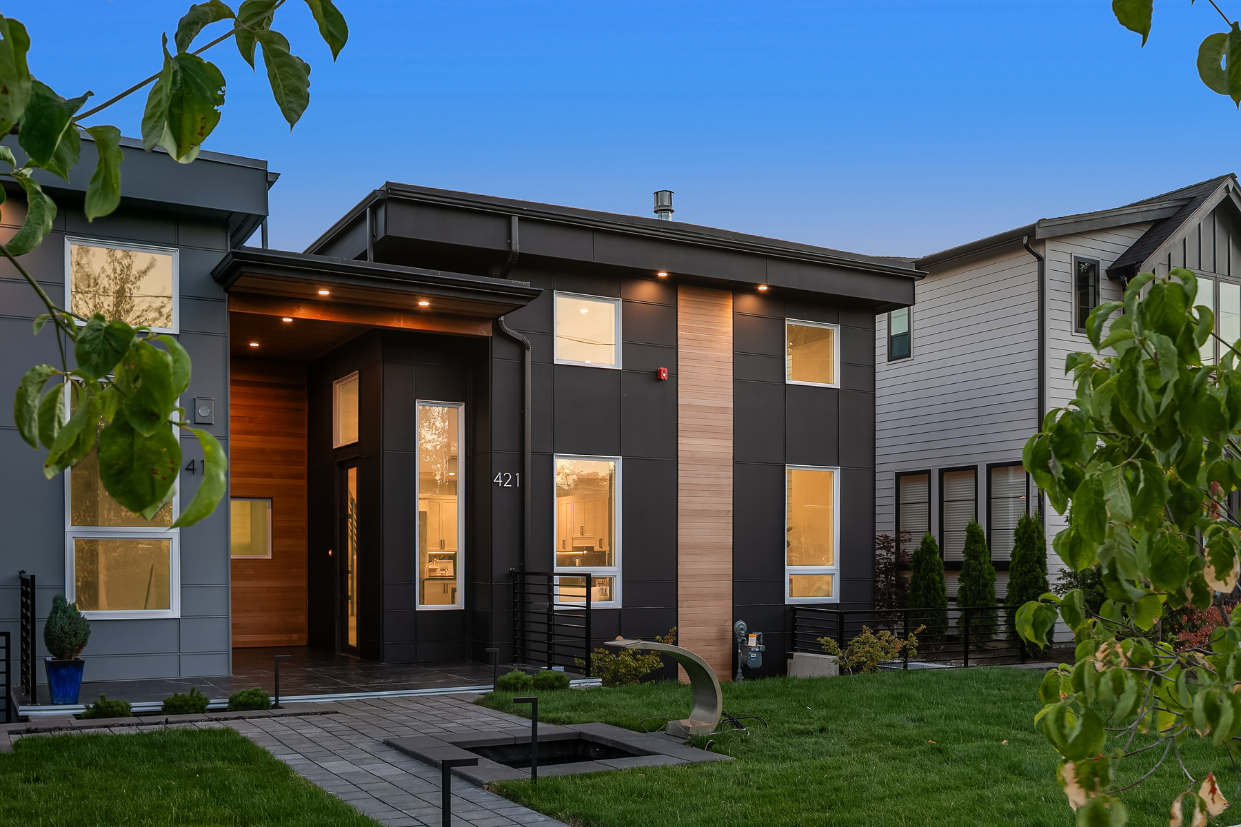 Property Photo: 421 And 421B 14th Avenue W WA 98033