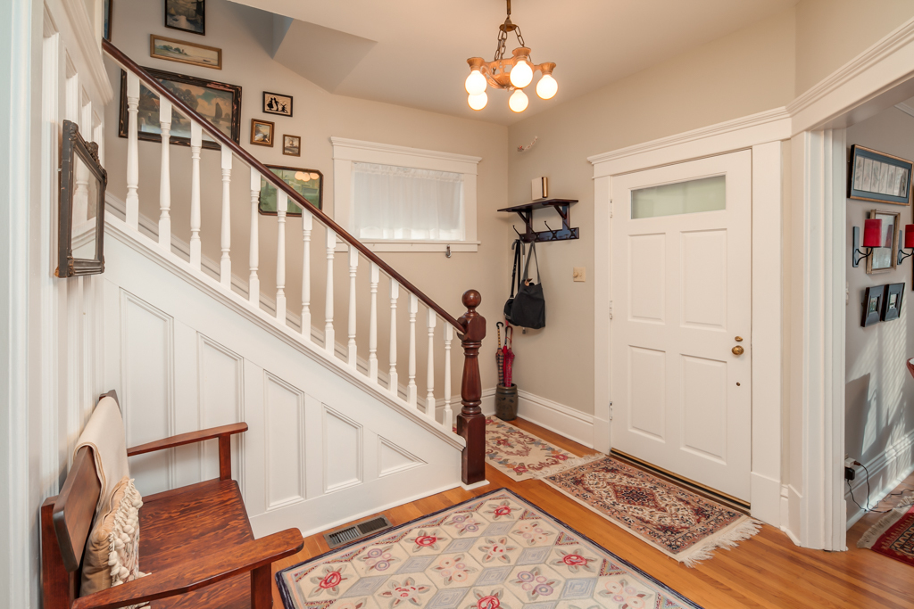 Property Photo: Come on in! as you enter this home you notice all the original woodwork and lighting and just how meticulously maintained things are. 315 N Forest St  WA 98225 