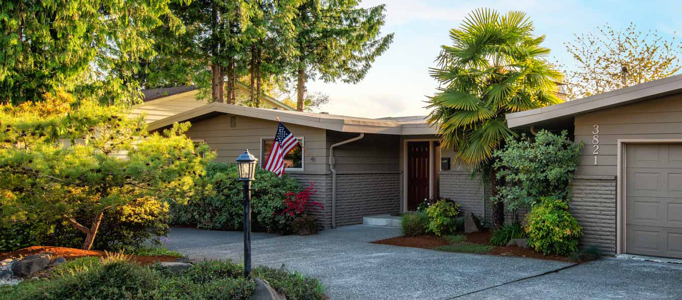 Property Photo:  3821 82nd Ave SE  WA 98040 