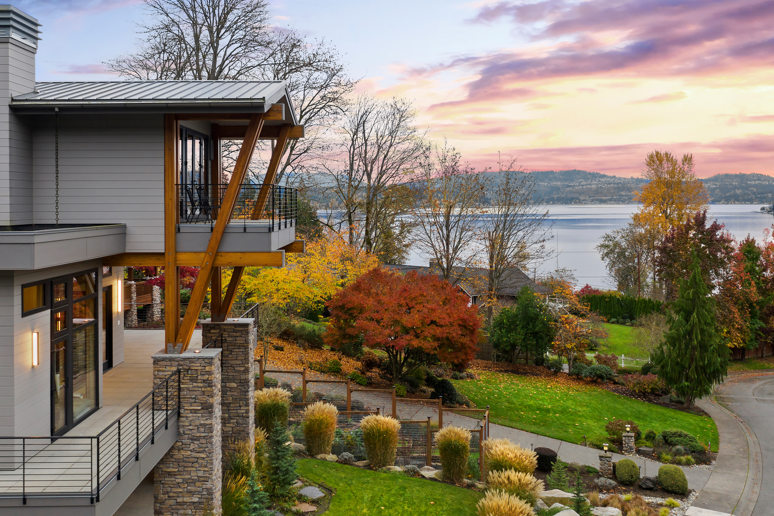 Property Photo: 19615 NE 33rd Place WA 98074