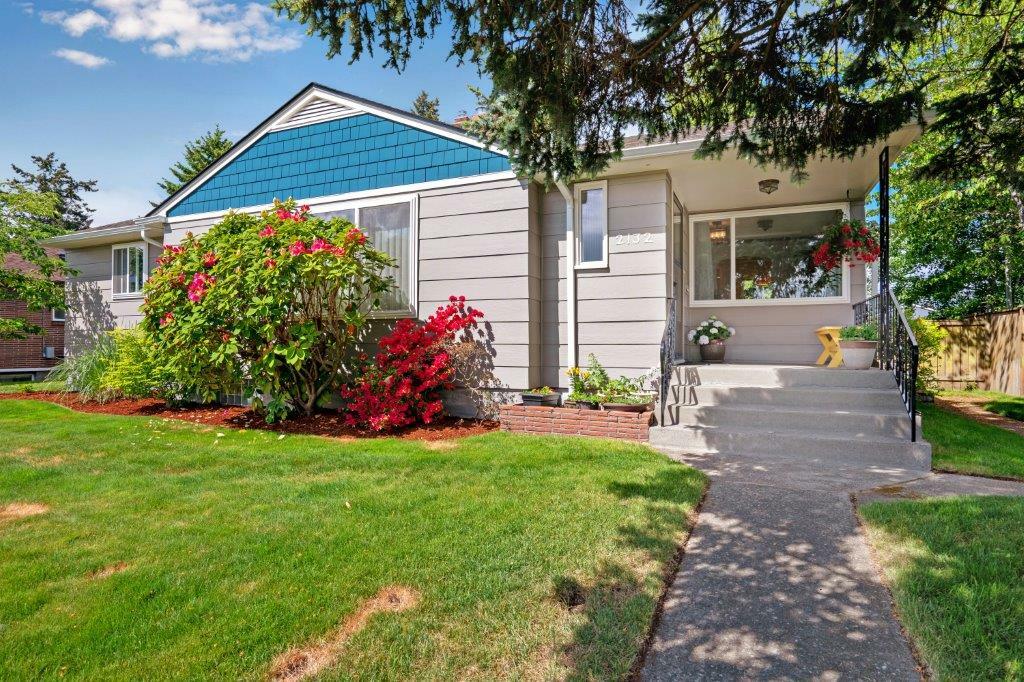 Property Photo:  2132 N Shirley St  WA 98406 