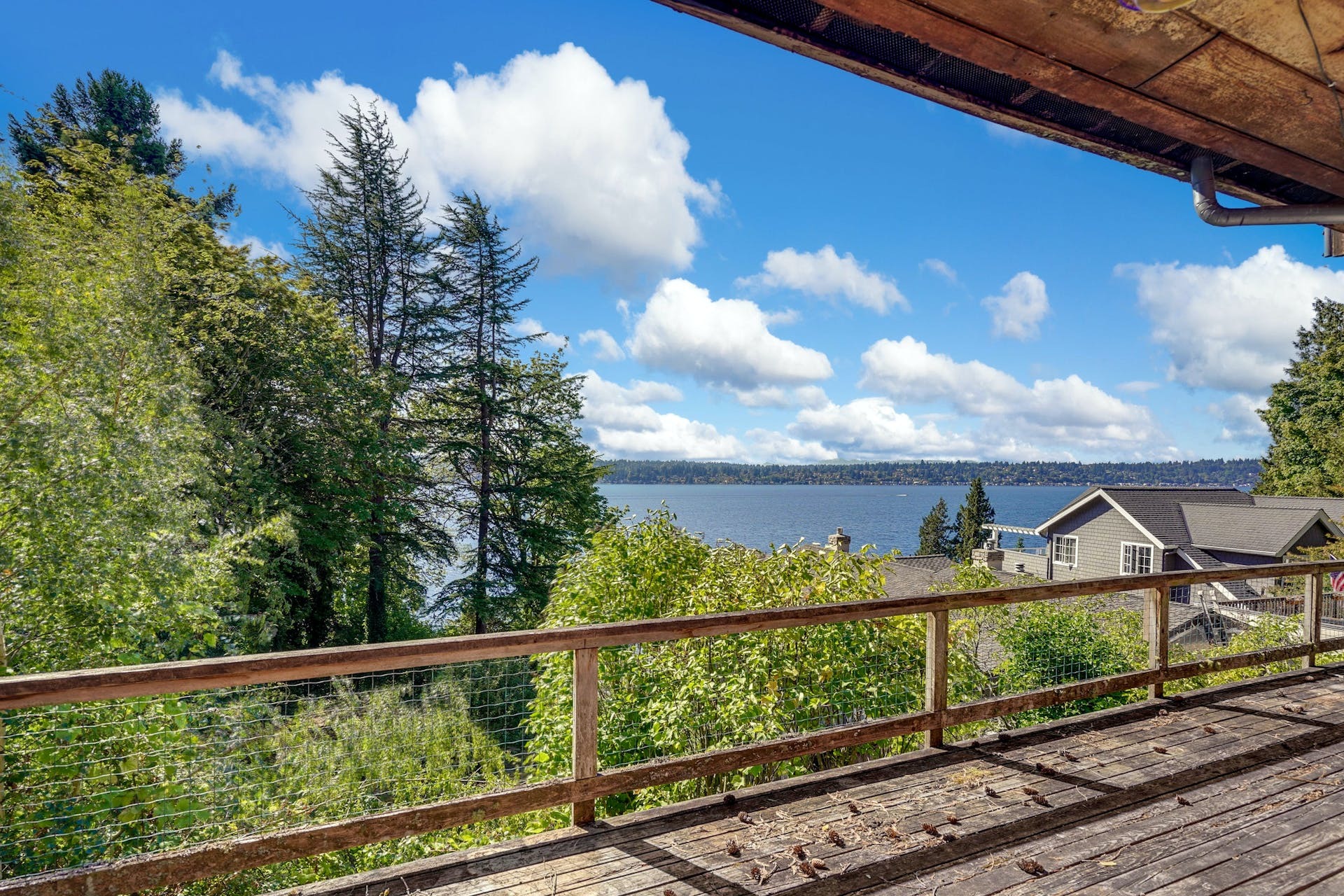 Property Photo: 11531 Holmes Point Drive NE WA 98034