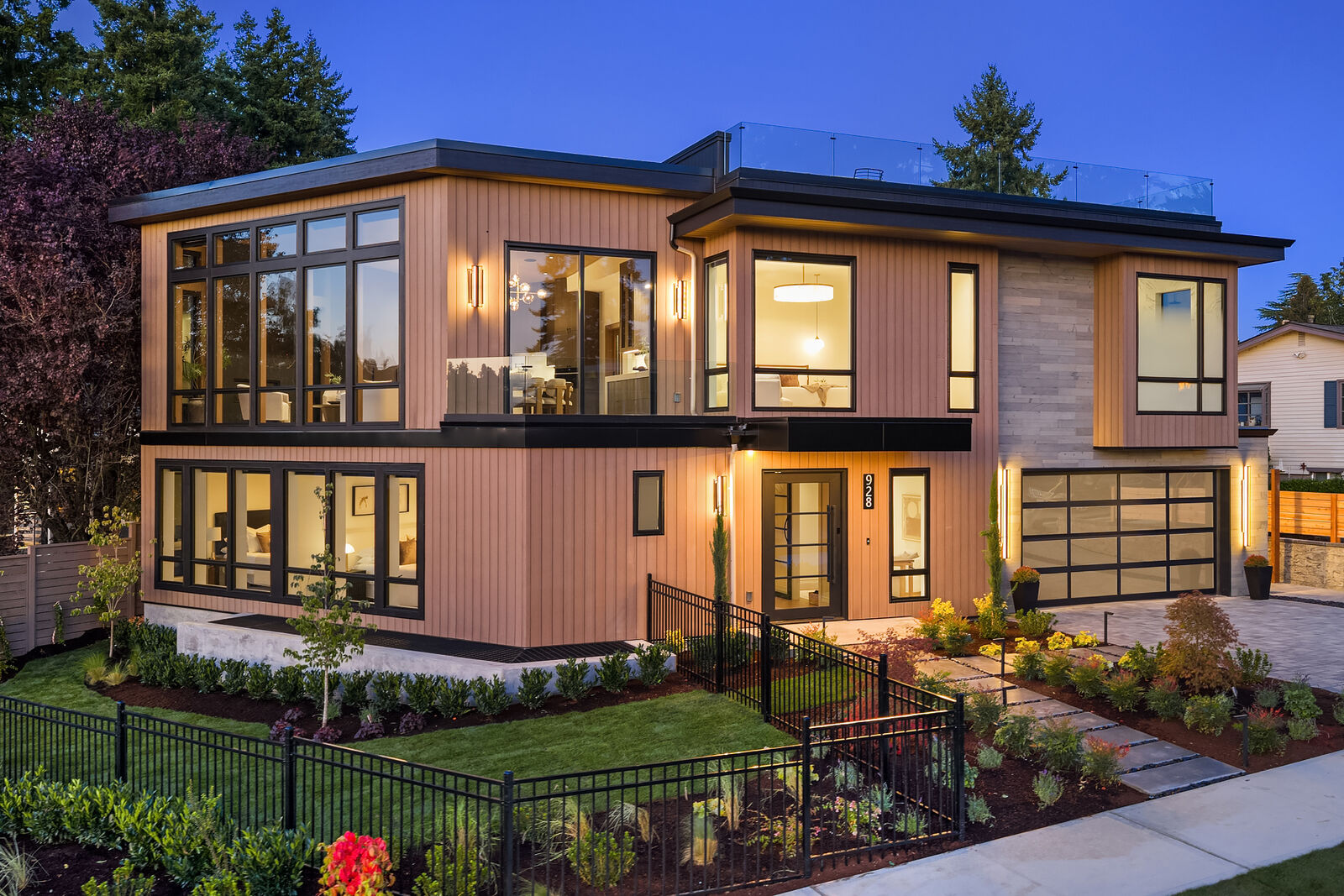 Property Photo:  928 And 926  18th Avenue W  WA 98033 