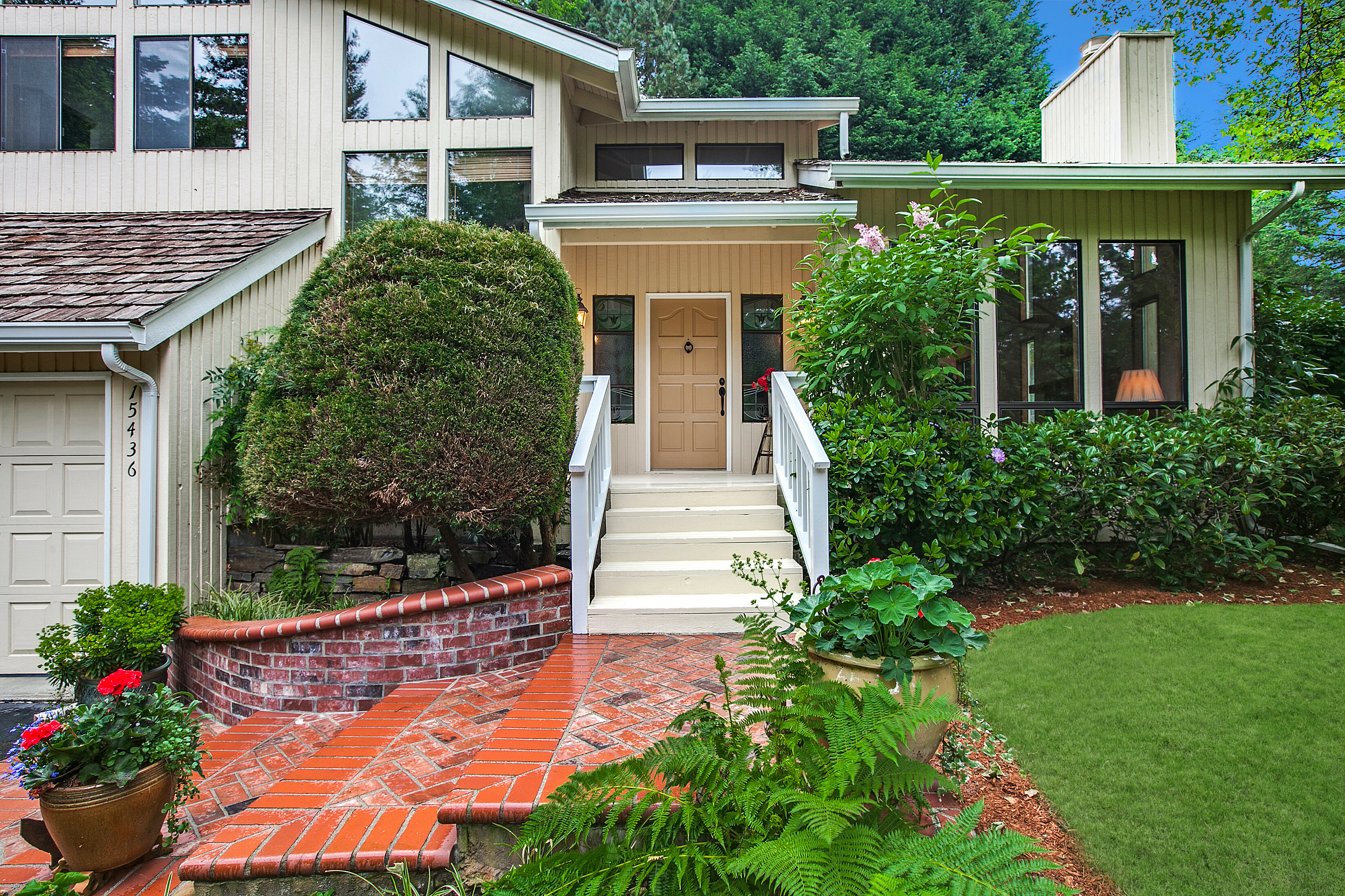 Property Photo:  15436 NE 153rd St  WA 98072 