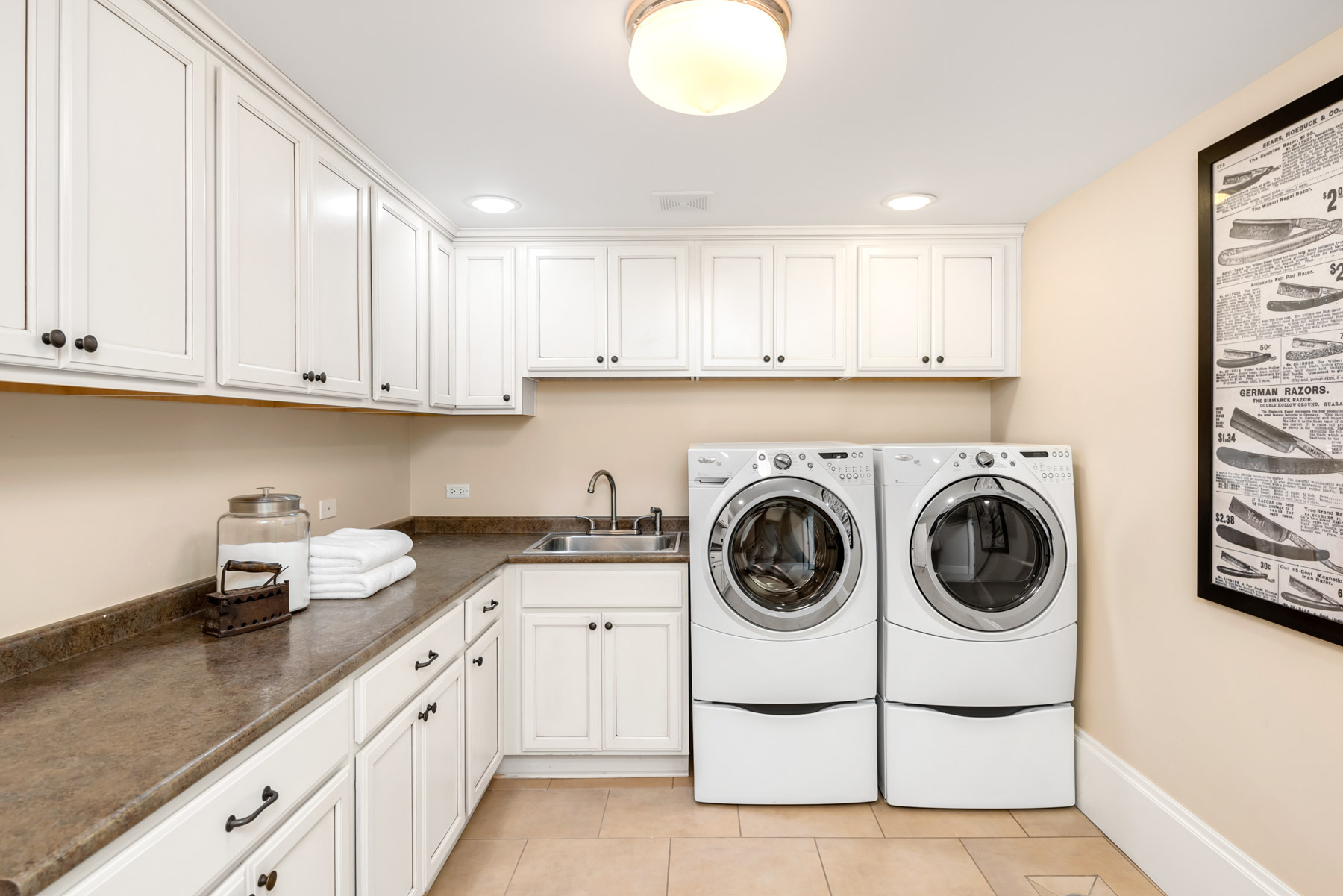 Property Photo: Laundry Room 700 W Kinnear Place  WA 98119 